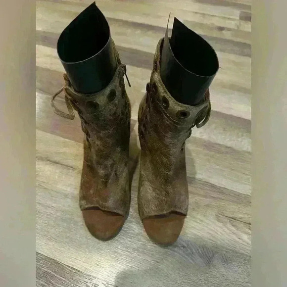 Diba True Women's Sz 7 Shoes Brown Leather Lace Up Zip Distressed Ankle Boots - Picture 10 of 13